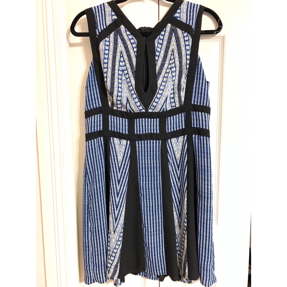 BCBG CASUAL DRESS